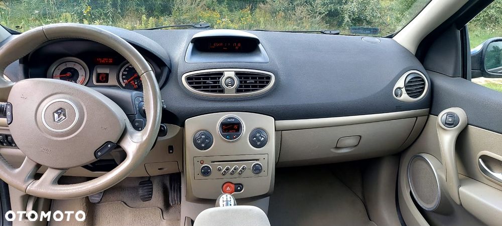 Renault Clio 1.4 16V Dynamique - 8