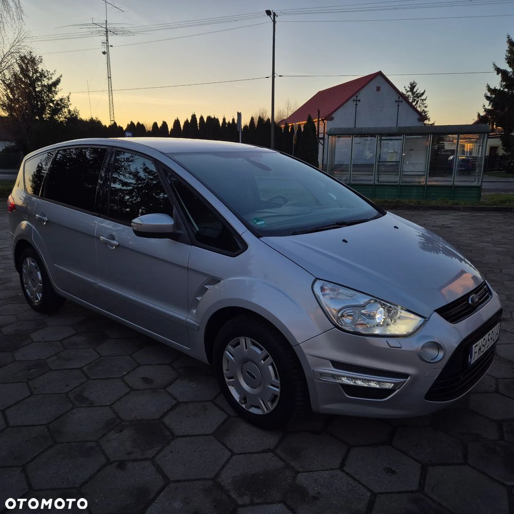 Ford S-Max - 11
