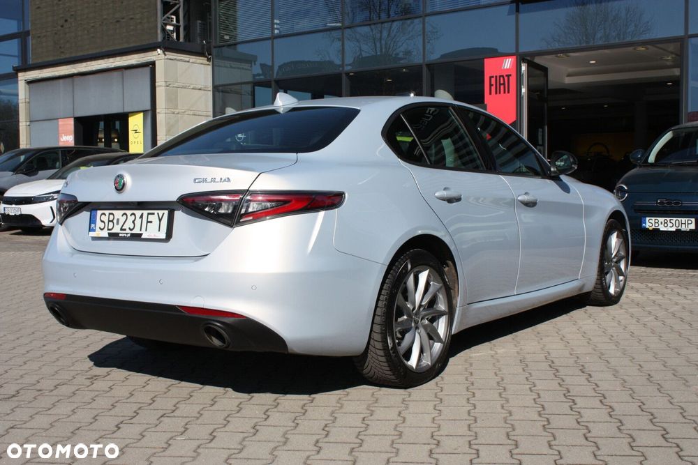 Alfa Romeo Giulia - 7