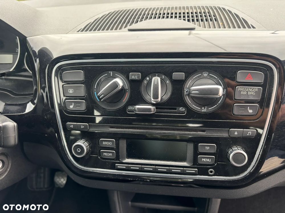 Volkswagen up! BlueMotion Technology club - 6