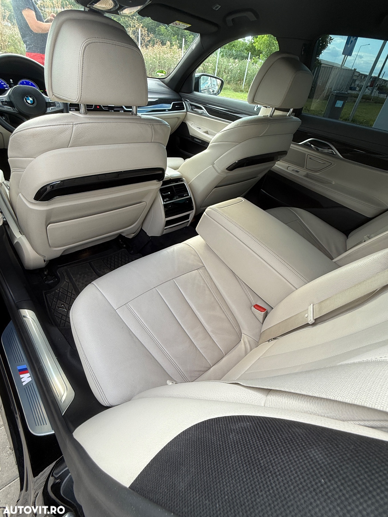 BMW Seria 7 730d xDrive MHEV - 10