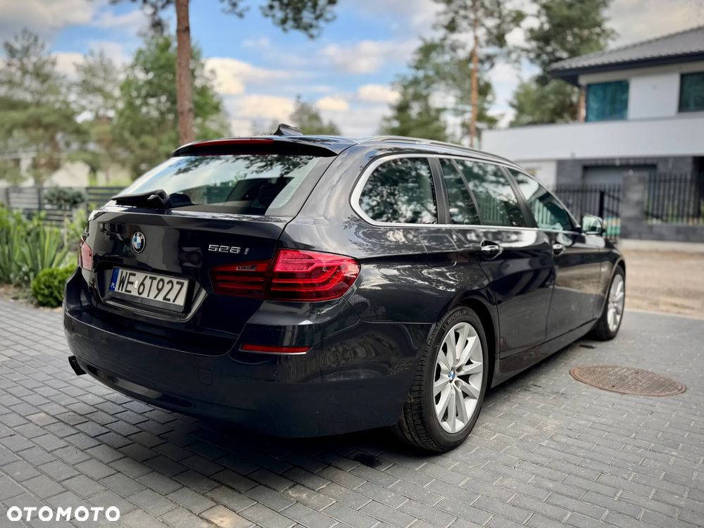 BMW Seria 5 528i xDrive - 4
