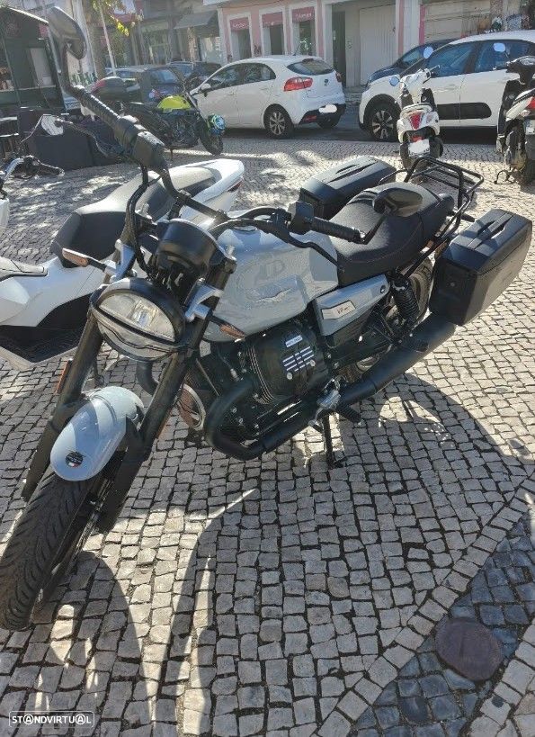 Moto Guzzi V7 Sport - 2