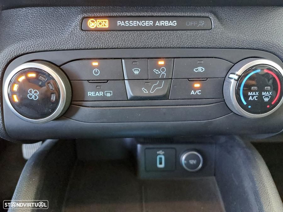 Ford Focus SW 1.0 EcoBoost Business - 29