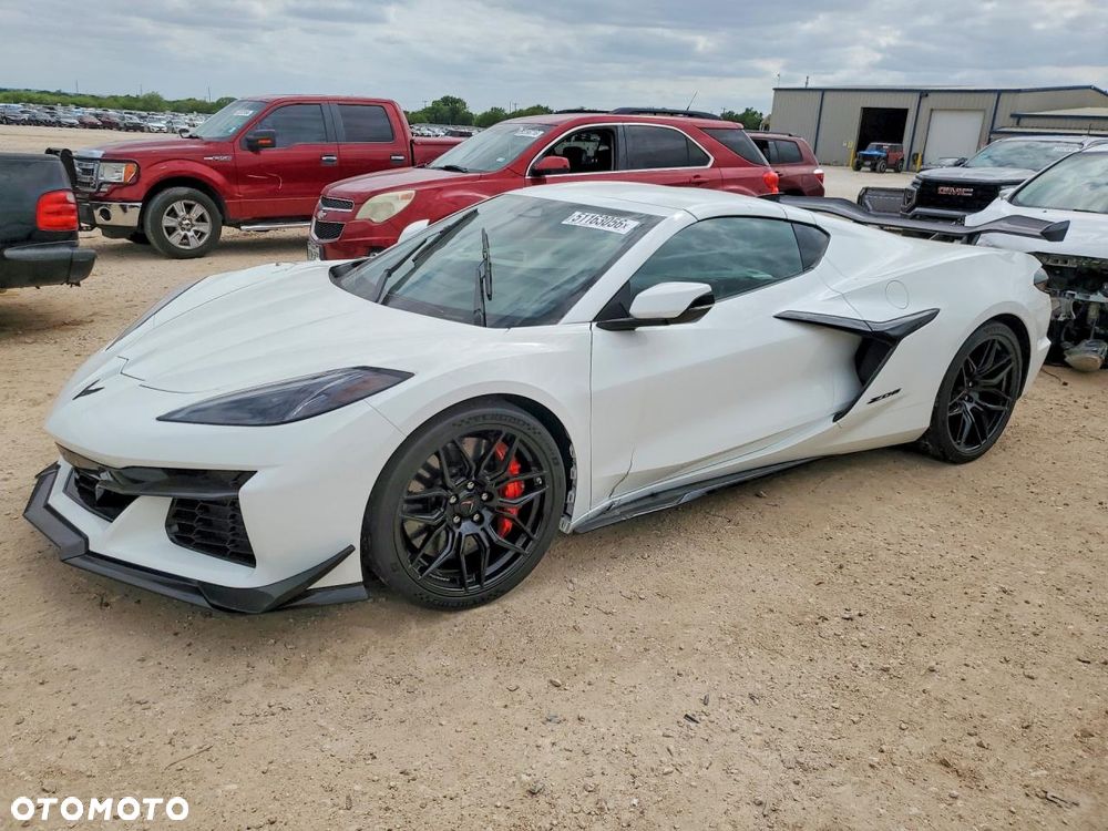 Chevrolet Corvette - 1