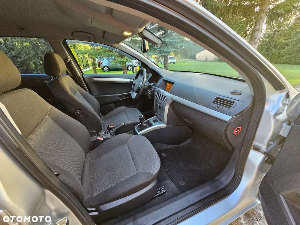 Opel Astra 2009 photo 5