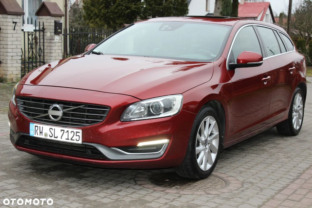 Volvo V60 D5 Geartronic Summum - 33