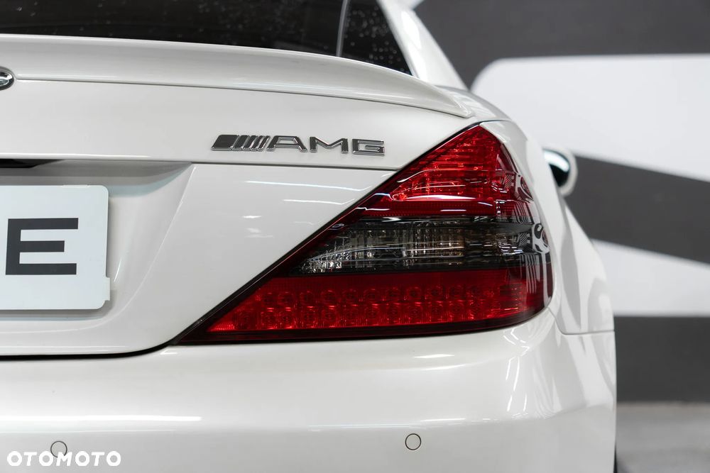 Mercedes-Benz SL 63 AMG - 21