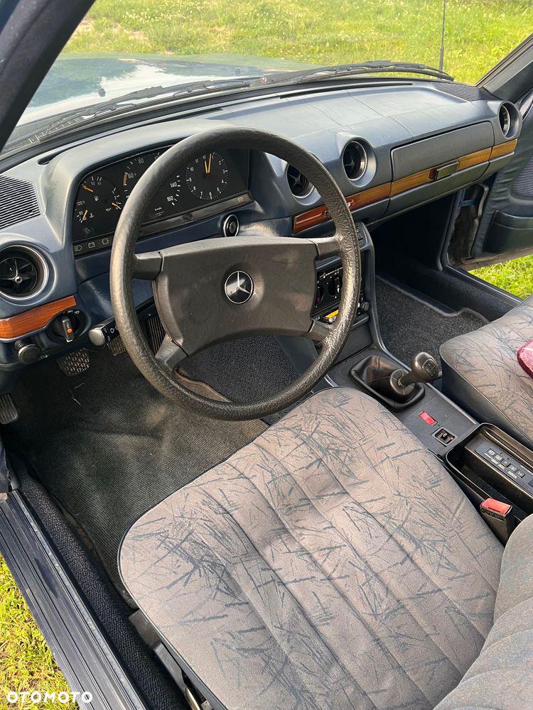 Mercedes-Benz W123 - 5