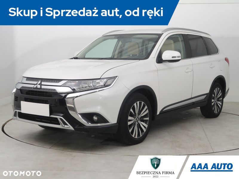Mitsubishi Outlander - 3