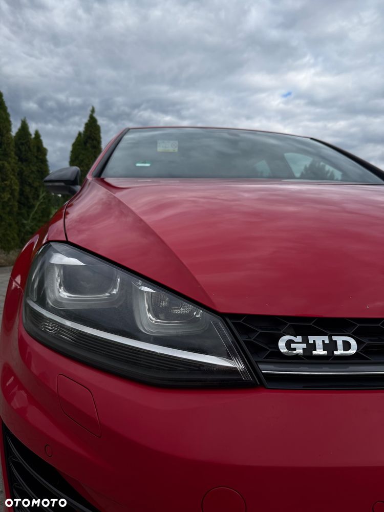 Volkswagen Golf - 2
