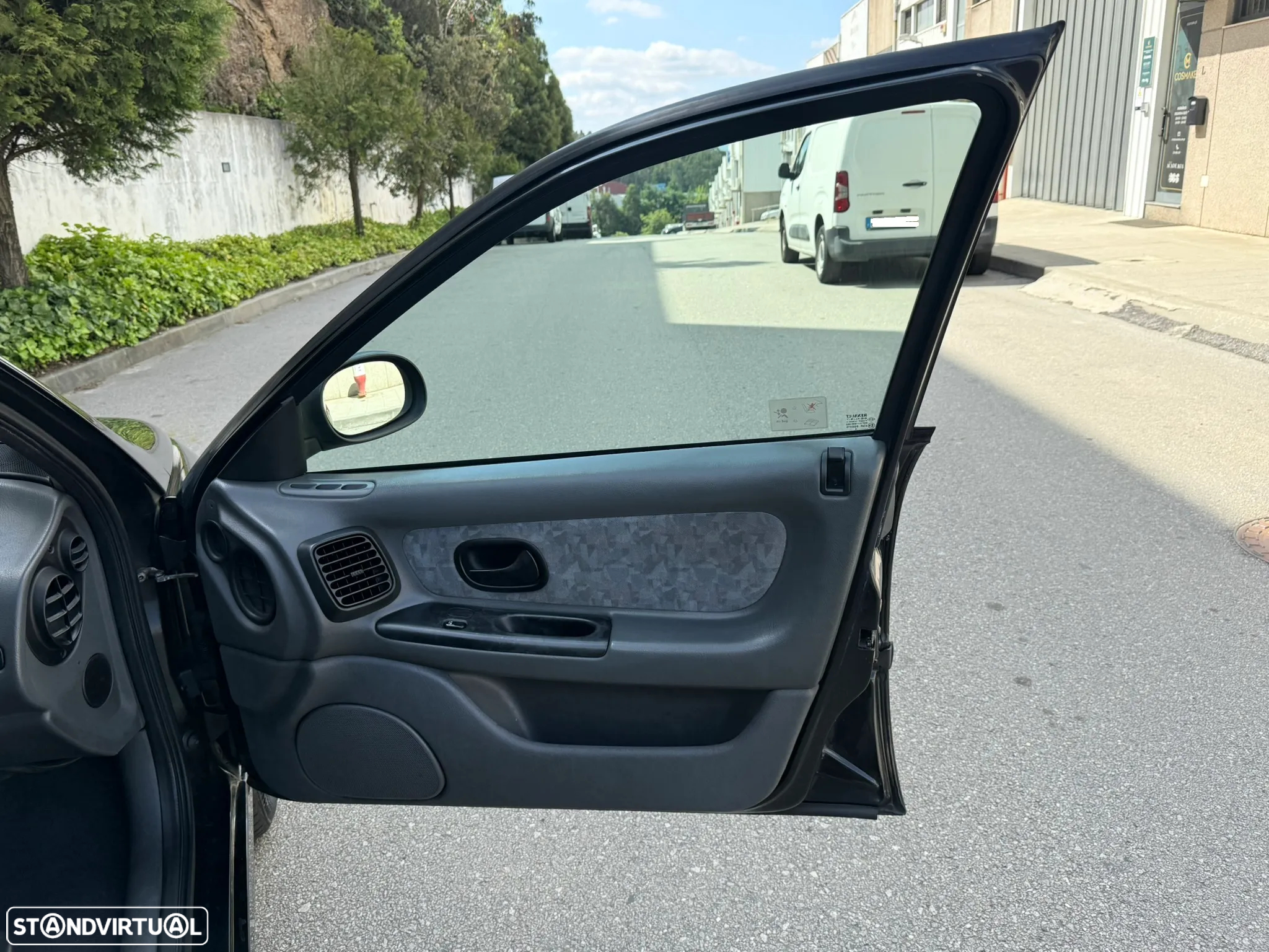 Renault Laguna Break 1.9 dTi RXE - 27