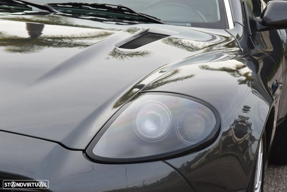 Aston Martin Vanquish - 6