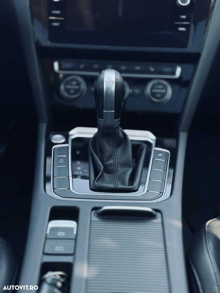 Volkswagen Passat 2.0 TDI DSG 4Motion Highline - 24