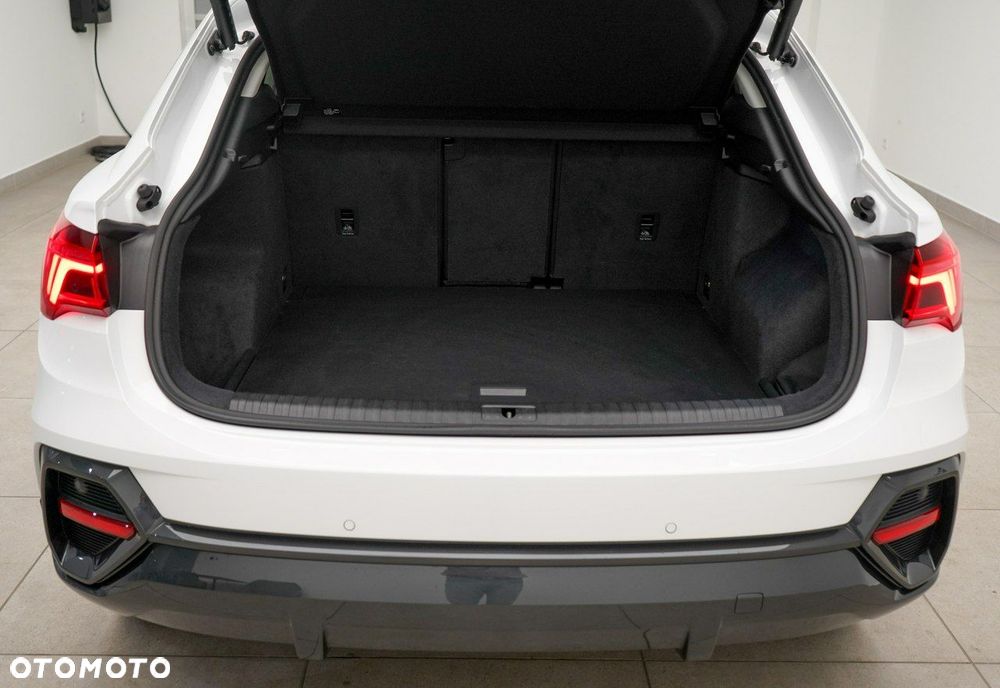 Audi Q3 Sportback - 14