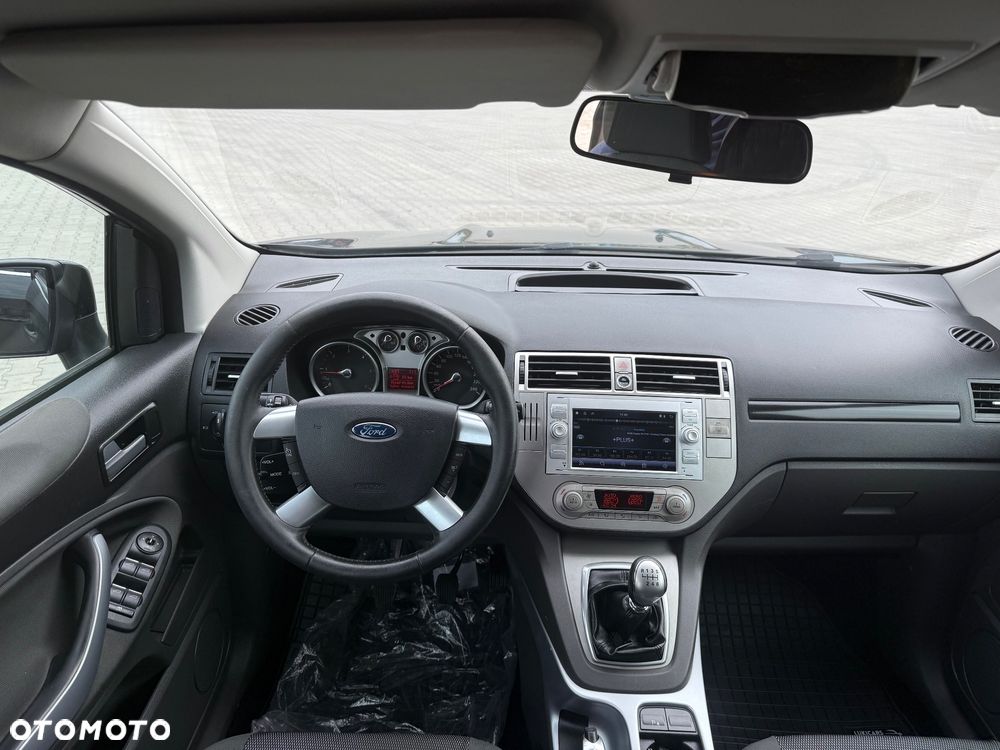 Ford Kuga 2.0 TDCi 2x4 Titanium - 17