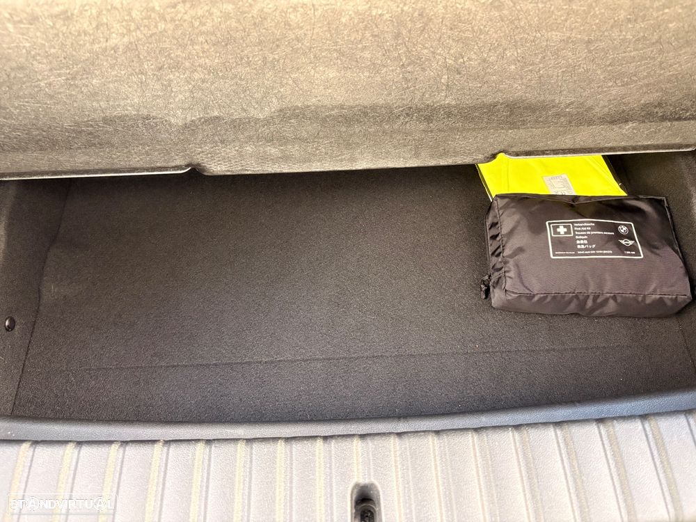 BMW 116 d Corporate Edition Auto - 13