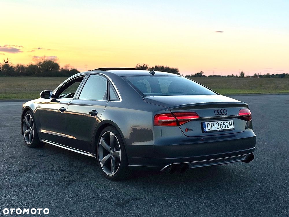 Audi S8 - 9