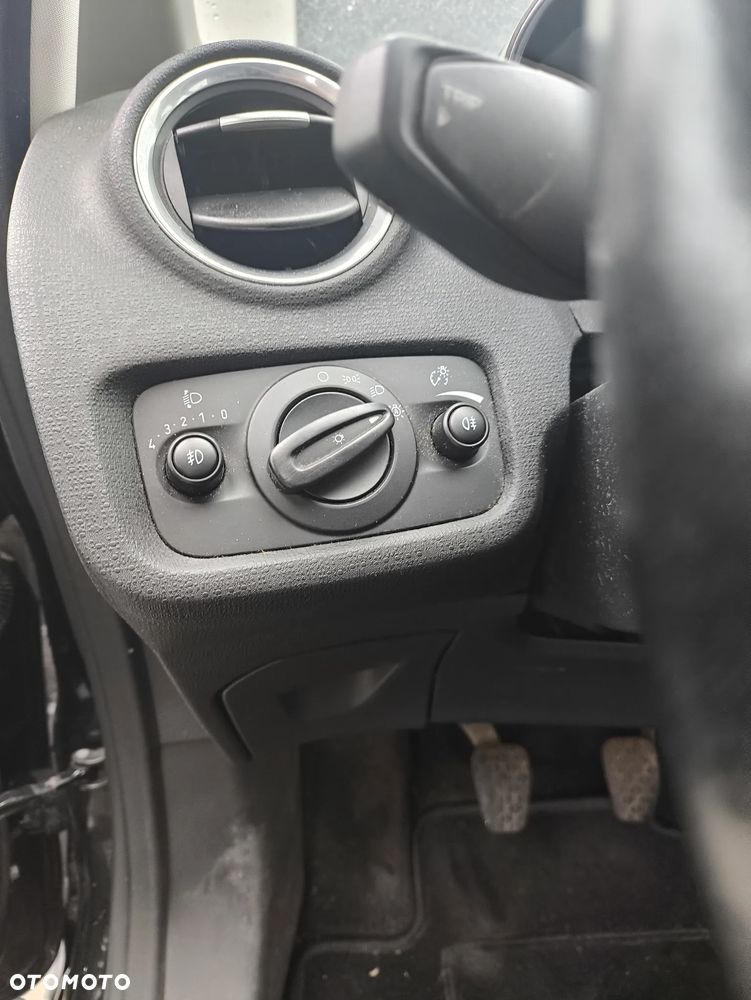 Ford Fiesta 1.6 TDCi Titanium - 12