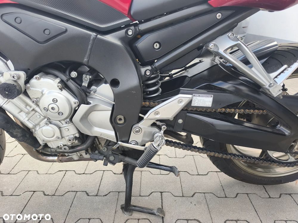 Yamaha FZ - 12