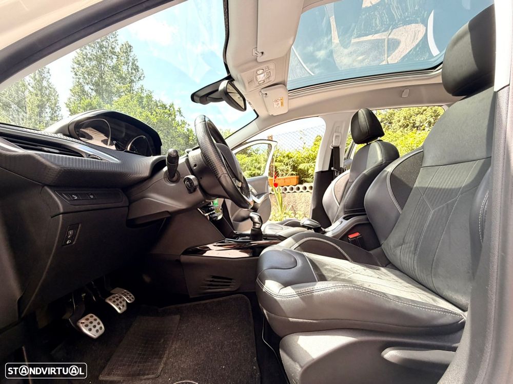 Peugeot 2008 1.2 PureTech Crossway - 21