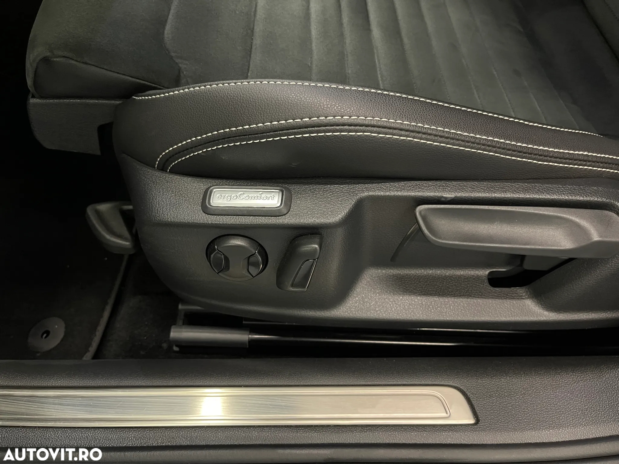Volkswagen Passat 2.0 TDI DSG Highline - 24