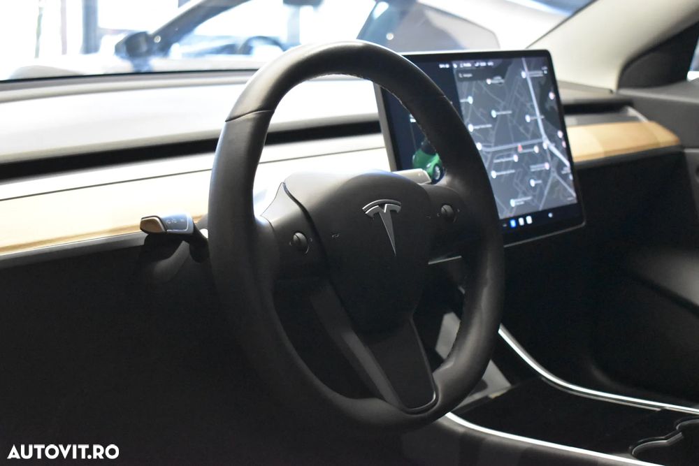 Tesla Model 3 Standard Reichweite Plus Hinterradantrieb - 10