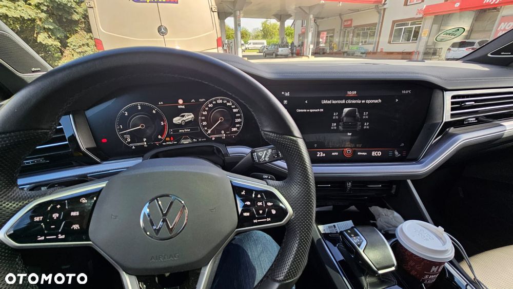 Volkswagen Touareg 3.0 V6 TDI 4Motion R-Line - 2