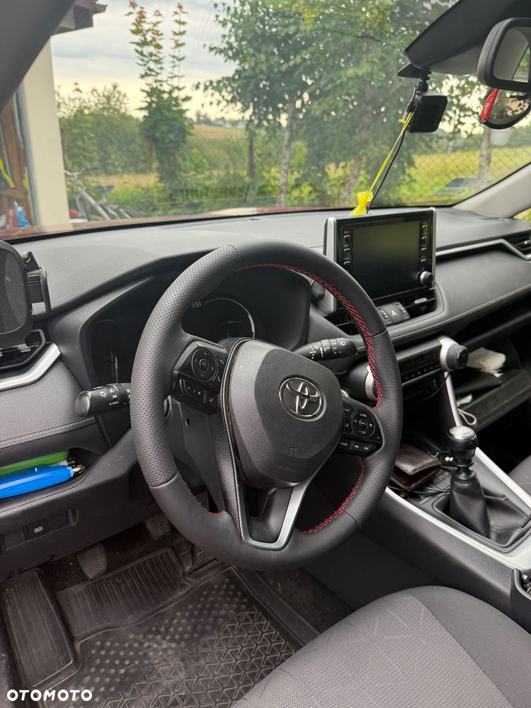 Toyota RAV4 - 8