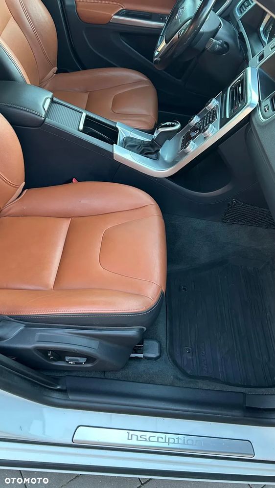Volvo S60 T5 Drive-E Dynamic Edition (Momentum) - 9