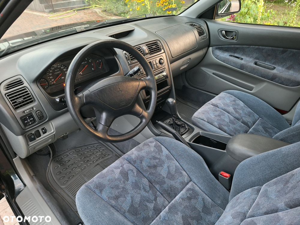 Mitsubishi Galant - 6