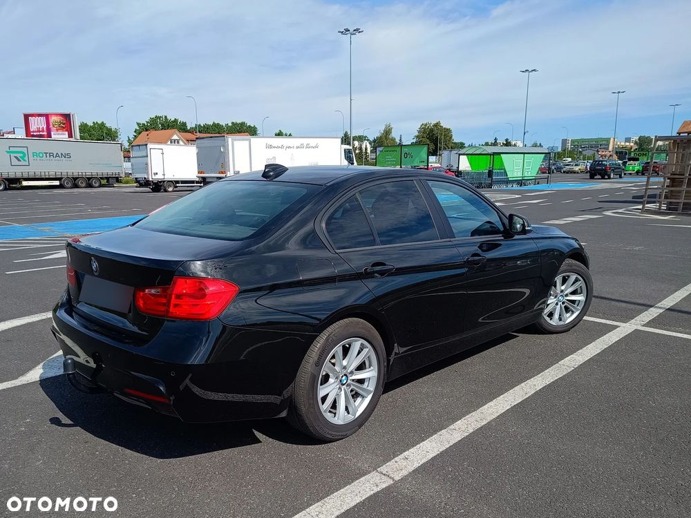 BMW Seria 3 328i xDrive - 6