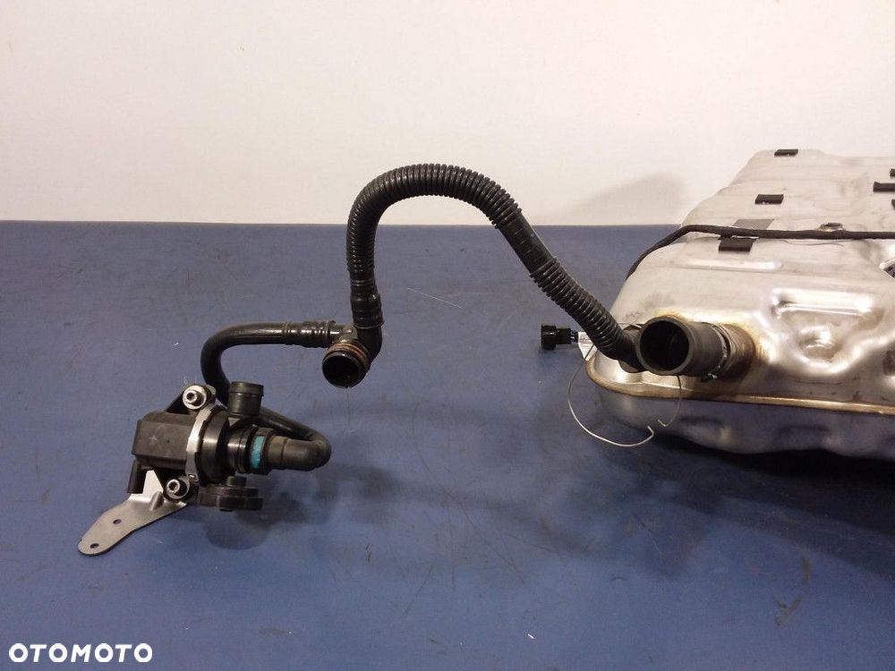 BMW 740e G11 G12 530e G30 ZBIORNIK PALIWA 7488708 - 6
