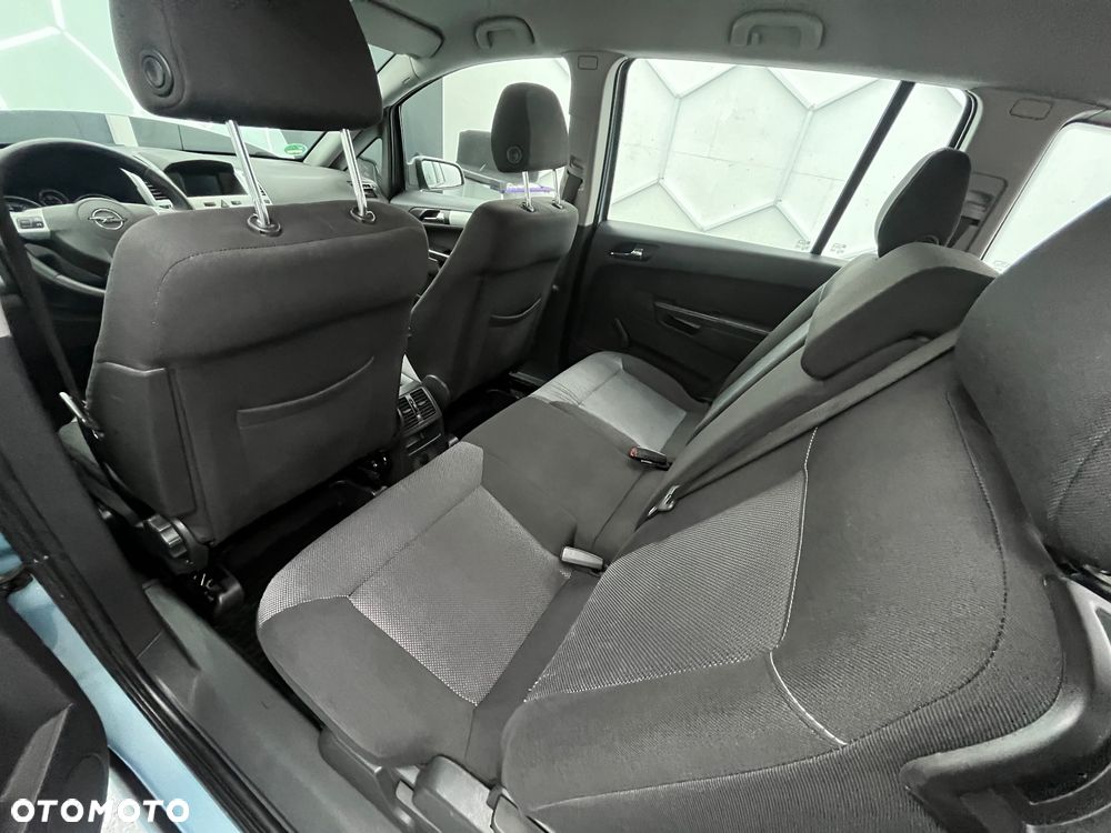 Opel Zafira - 27