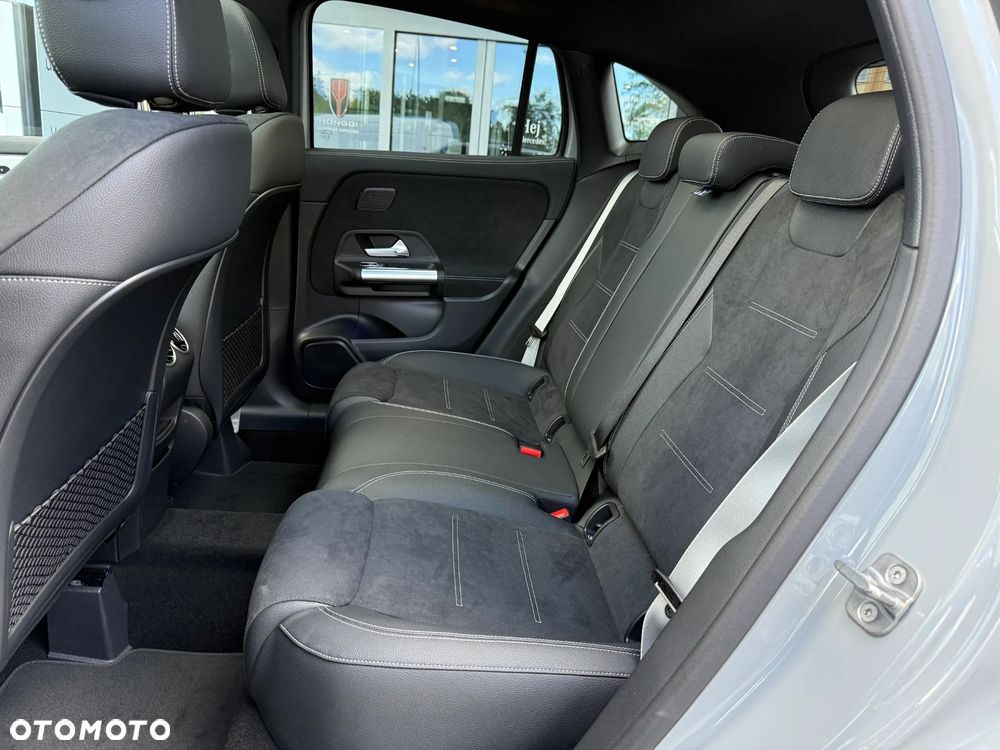 Mercedes-Benz GLA 220 mHEV 4-Matic AMG Line 8G-DCT - 16
