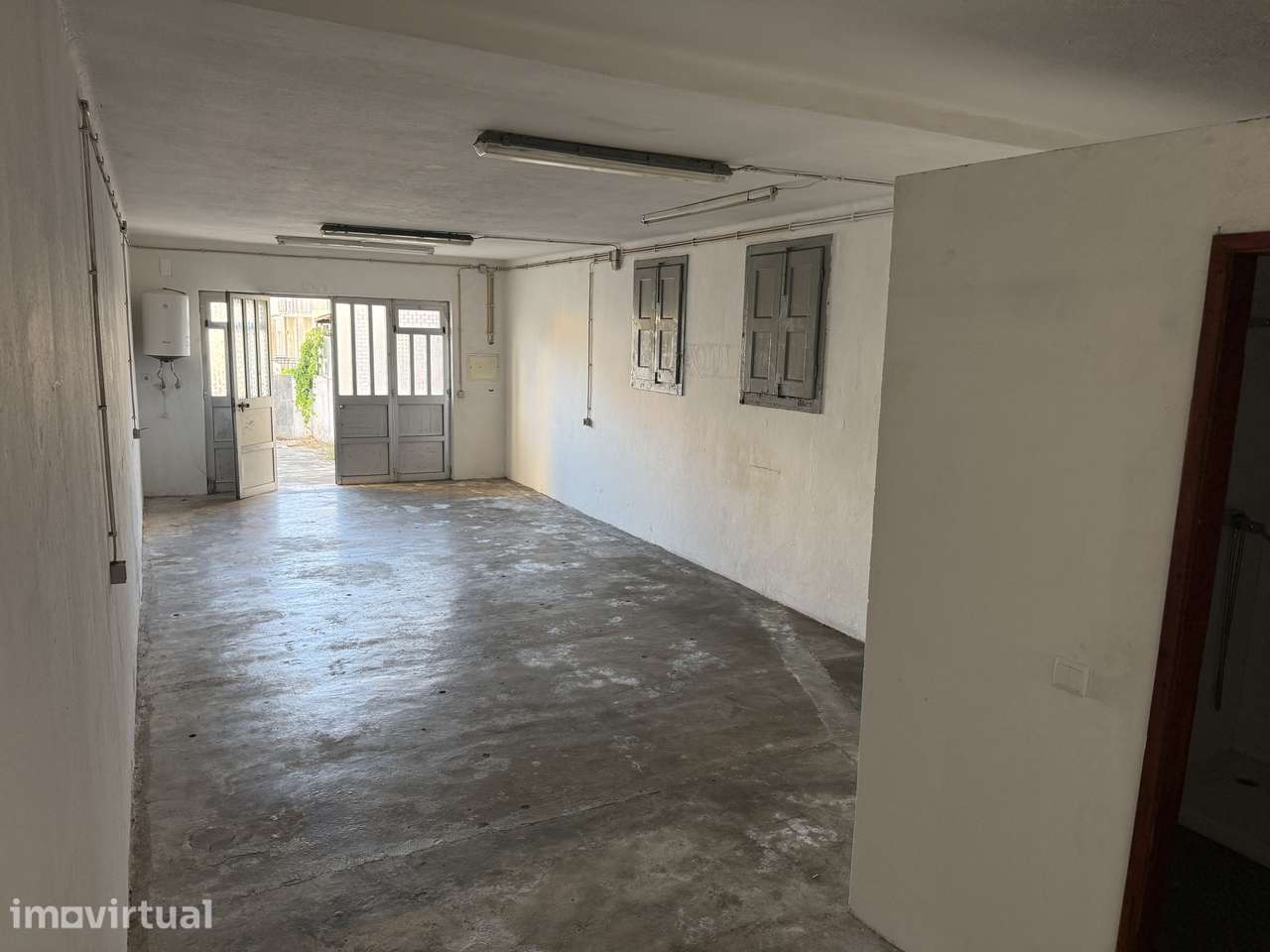 Garagem para arredamento (50m2 garagem+48 m2 acesso privativo) - Grande imagem: 3/7