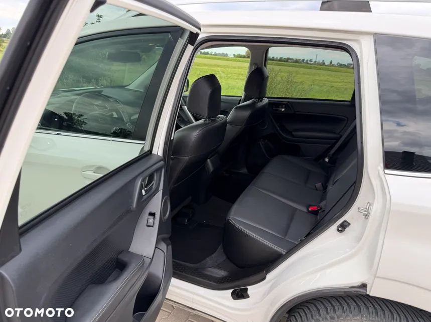 Subaru Forester 2.0 XT Platinum Lineartronic - 10