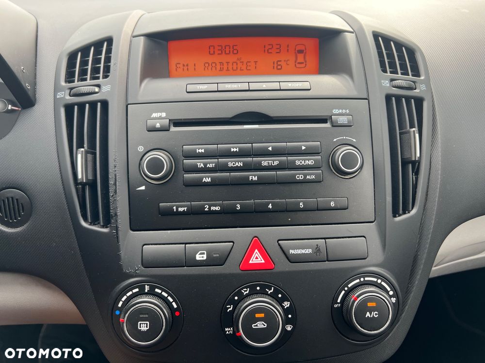 Kia Ceed 1.4 Comfort + - 36
