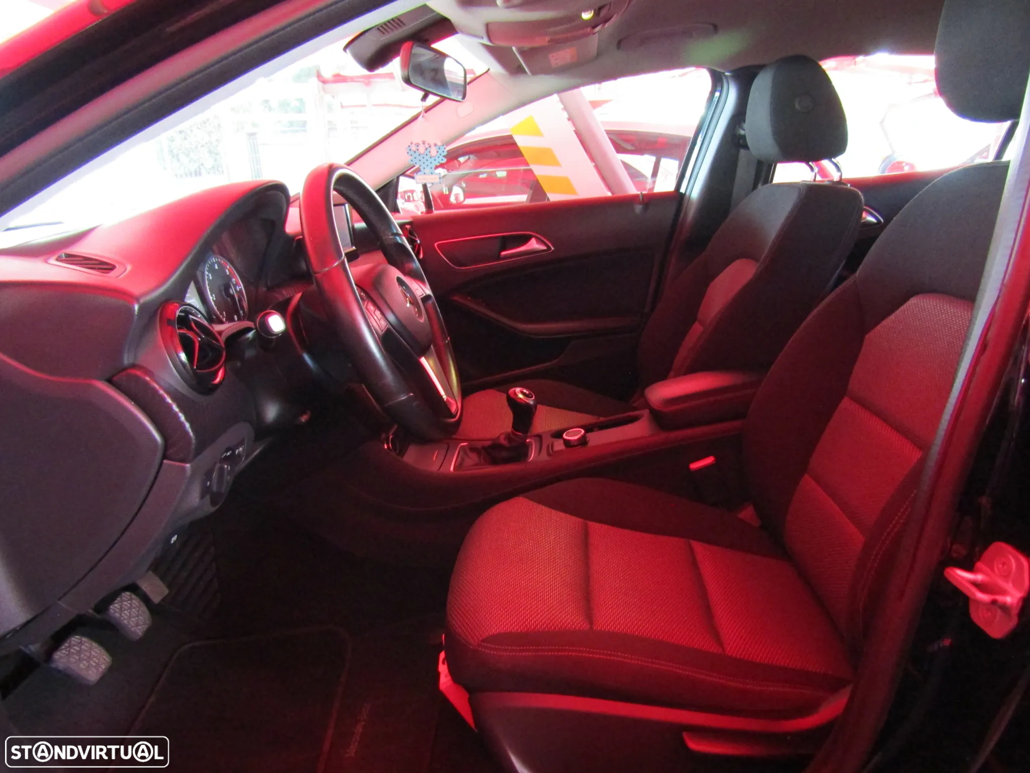 Mercedes-Benz GLA 180 d Style - 10