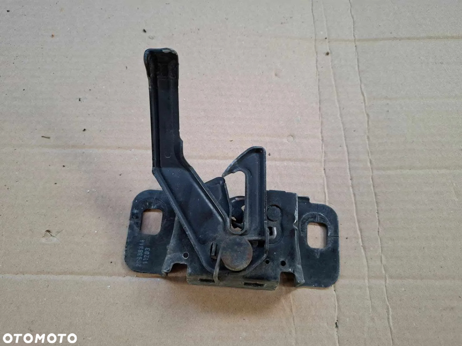 ZAMEK MASKI PRZÓD PRZEDNI OPEL INSIGNIA A I 08- - 2