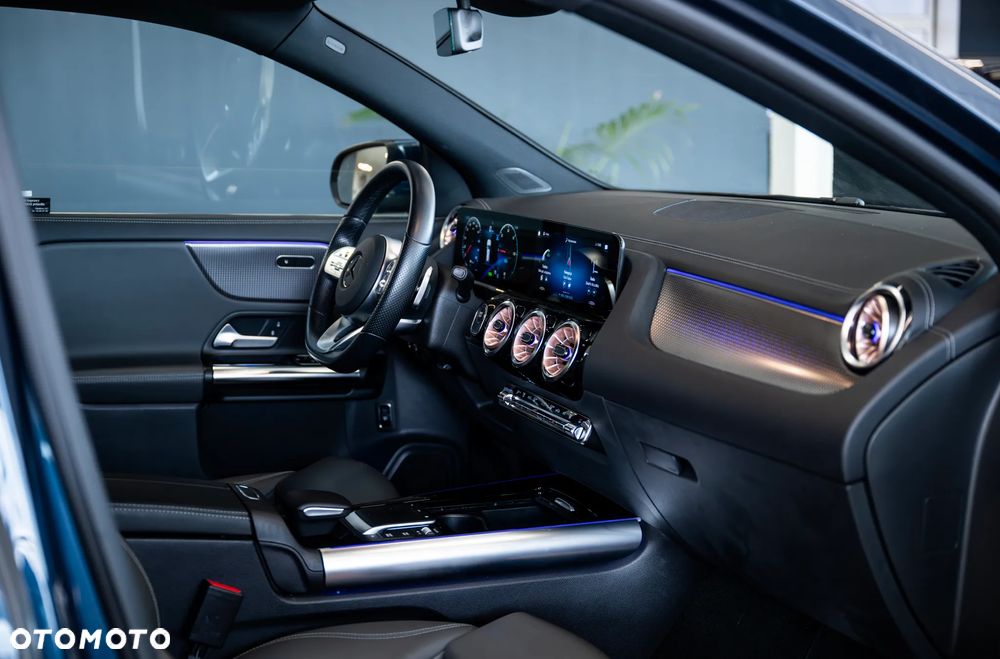 Mercedes-Benz EQA 250 66.5kWh Electric Art - 24