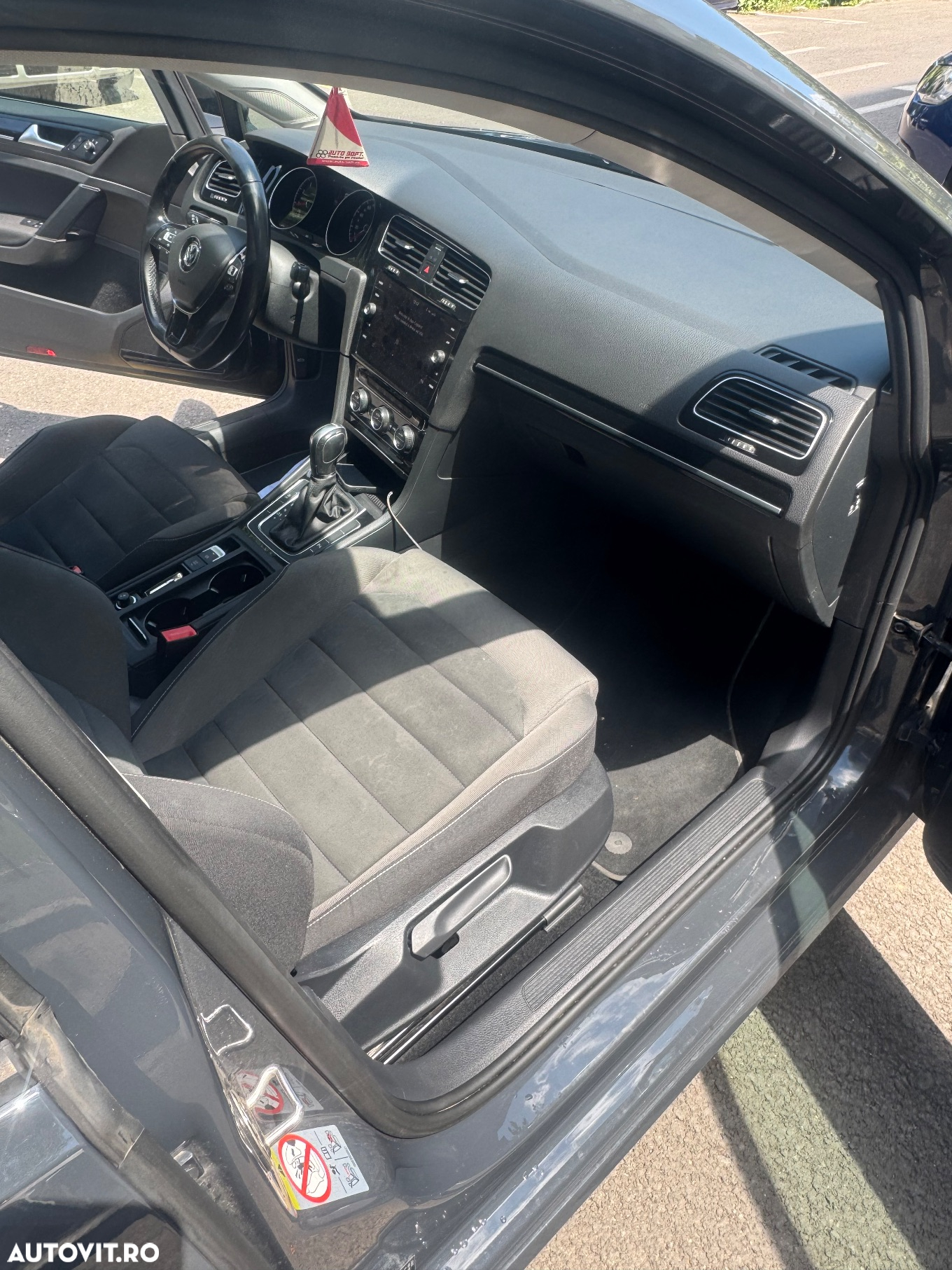 Volkswagen Golf - 11