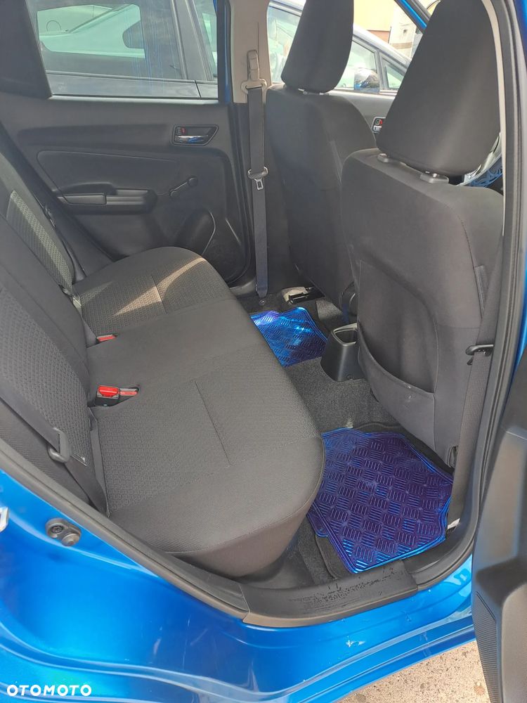 Suzuki Swift 1.2 Premium Plus - 10