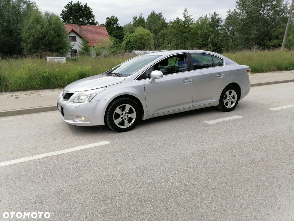 Toyota Avensis 2.0 D-4D 2010 - 14