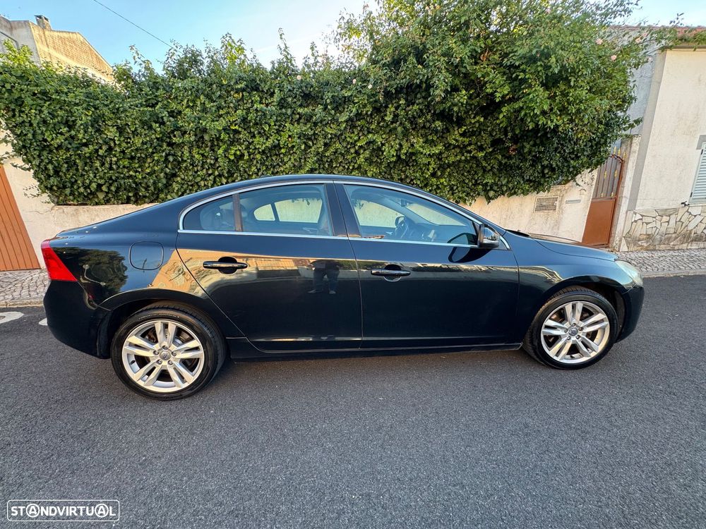 Volvo S60 2.0 D3 Kinetic - 1