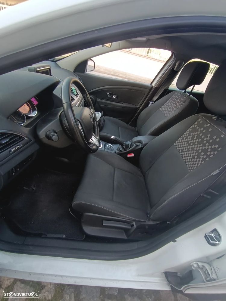 Renault Mégane 1.5 dCi Bose Edition - 6