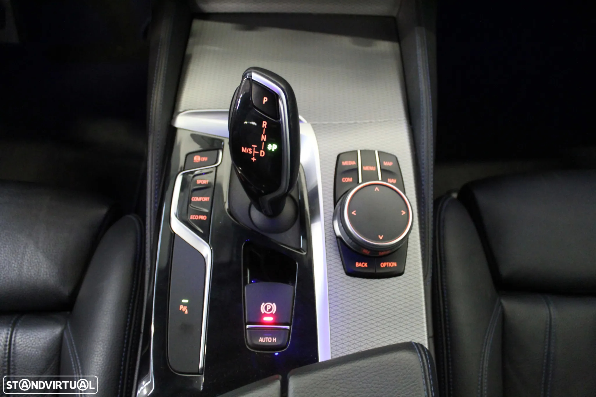 BMW 520 d Pack Desportivo M Auto - 16