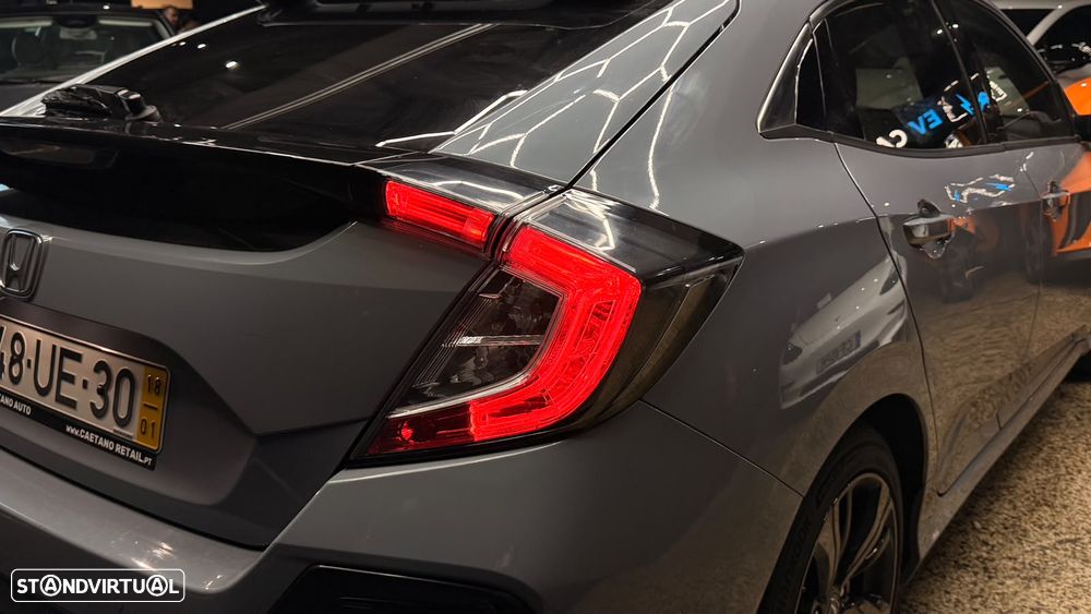 Honda Civic 1.0 i-VTEC Executive - 12