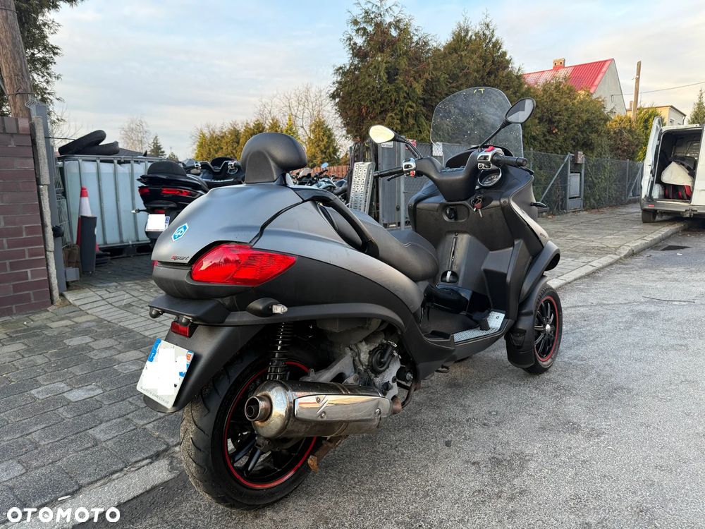 Piaggio MP-3 - 4