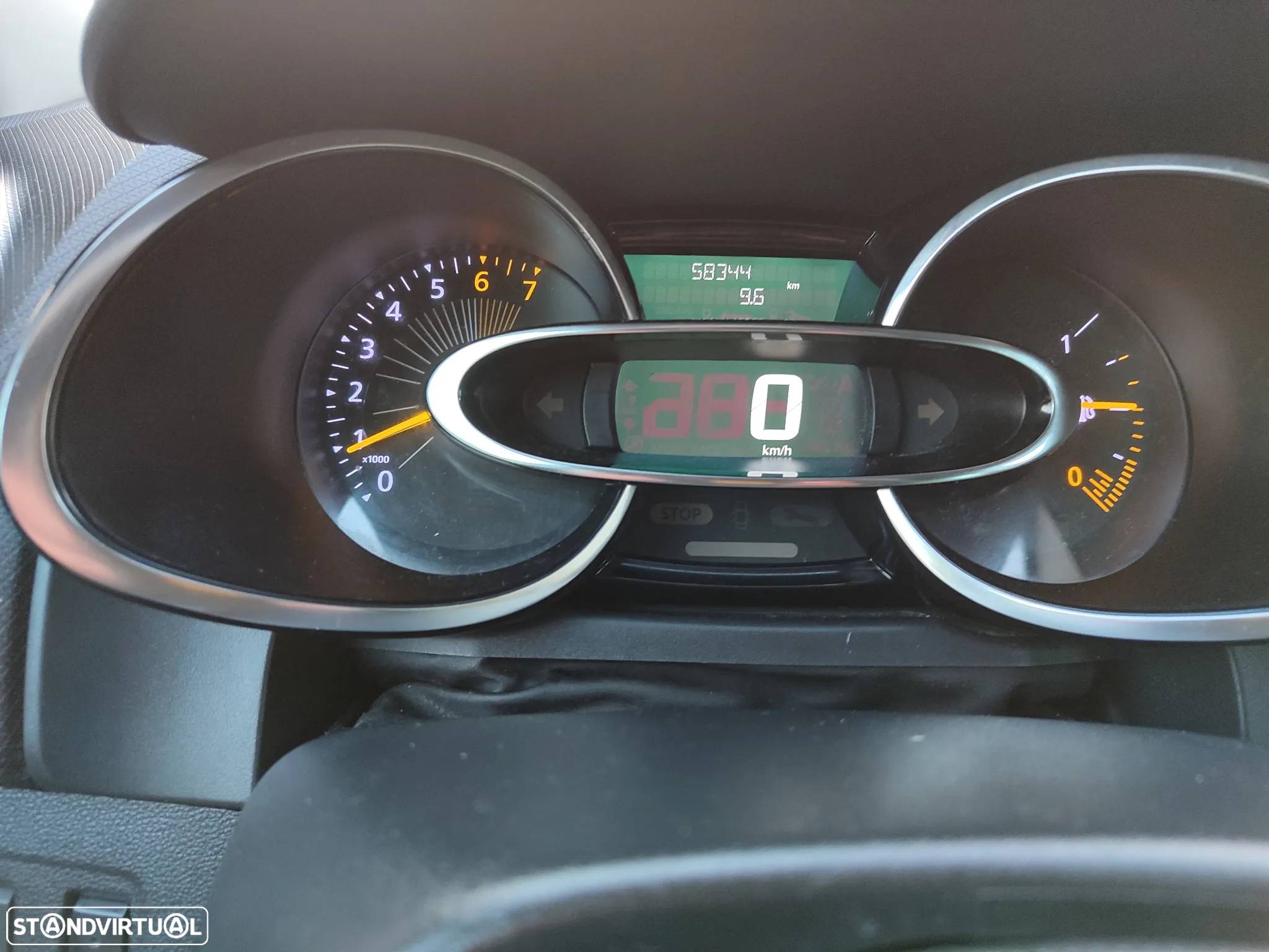 Renault Clio 0.9 TCE Dynamique S - 16